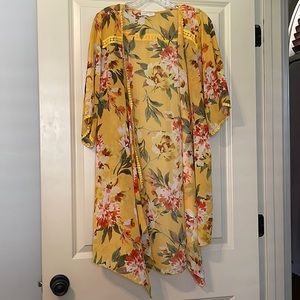 Emory Park, Yellow Floral Kimono, Size M